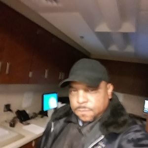 Meet your Posher, Nikia